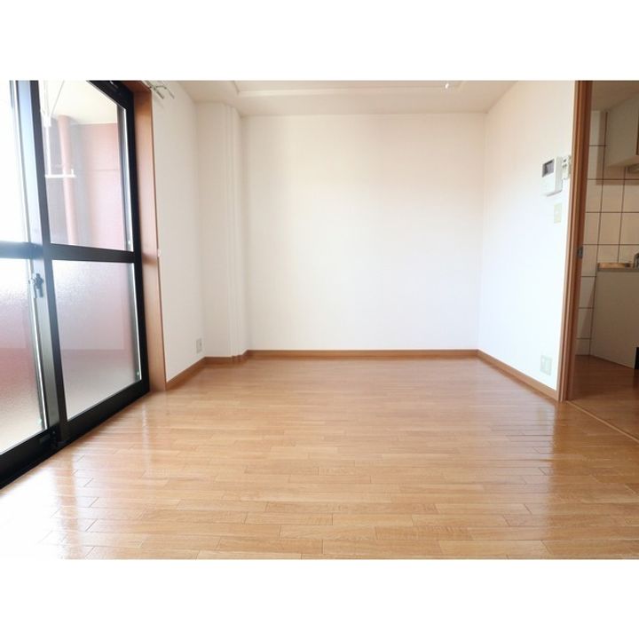 メゾンアグレアーブルの居間