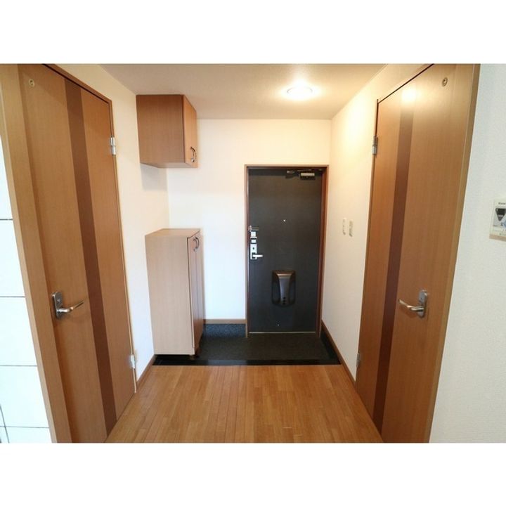 メゾンアグレアーブルの玄関