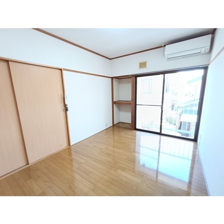 コスモスハイツ202の居間