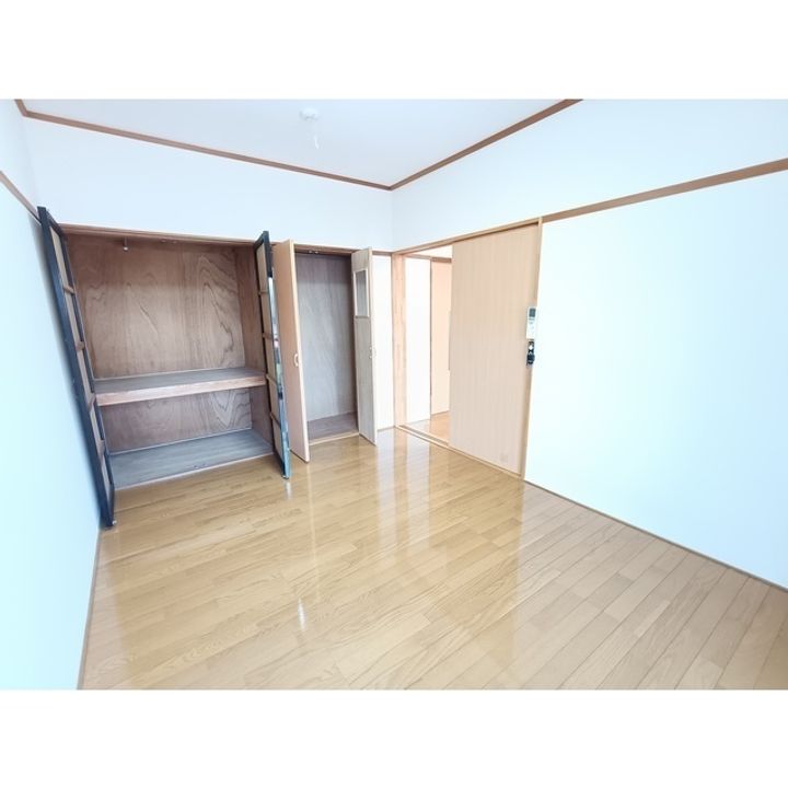 コスモスハイツ202の居間