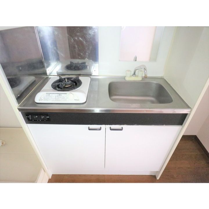 クイーンディオールマンション102のキッチン