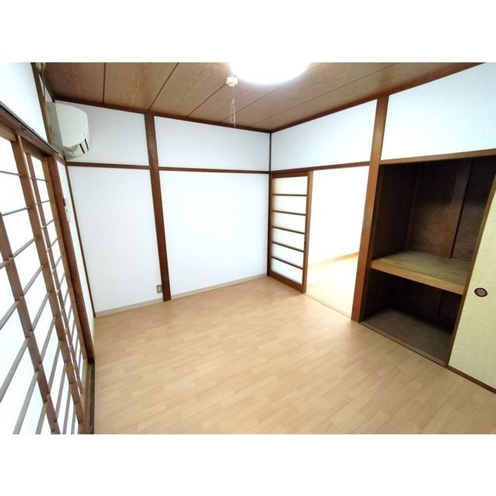 ハイツn106の居間