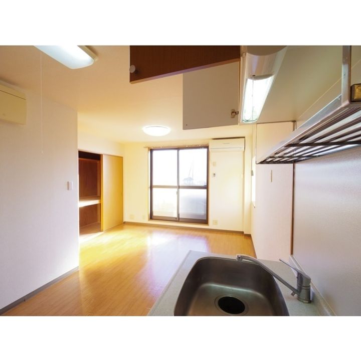 サープラスベルク103の内装