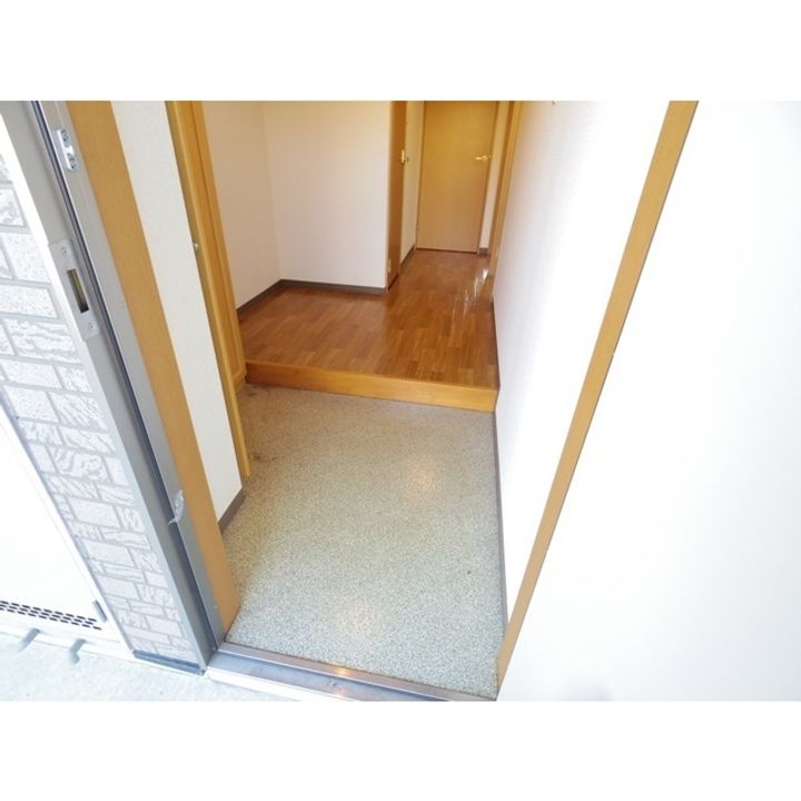 サープラスベルク103の玄関