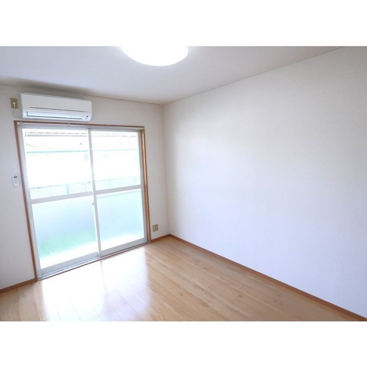 レジデンス城B-7の居間