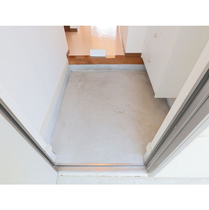 ハイツFK2の玄関