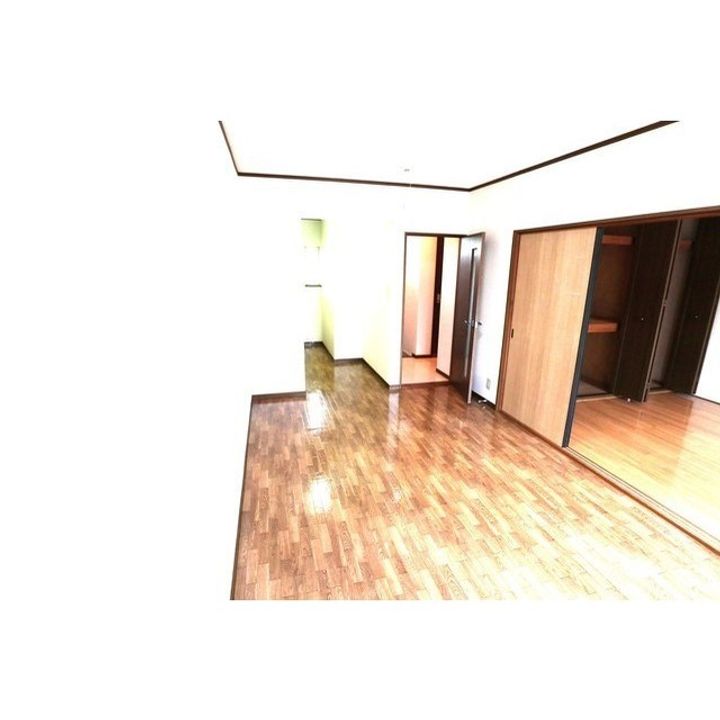 ハイツFK2の居間