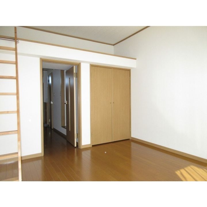 ヴェルートラルヂュⅡ107の居間