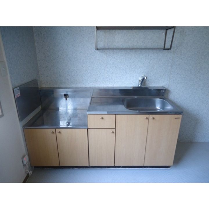 ロイヤルガーデン大和D-103のキッチン