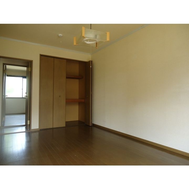 ロイヤルガーデン大和D-103の内装