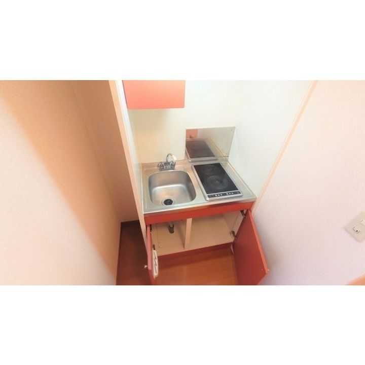 レオパレスグリーンライン204のキッチン