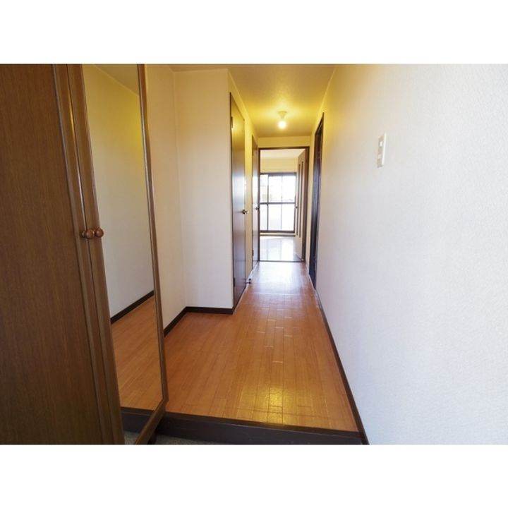 Surplus Two小林Ⅱ103の玄関