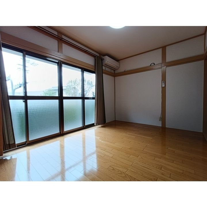 スカイハイツ102の居間