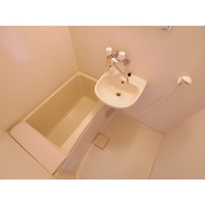 ヴィトリエ三好町301のキッチン