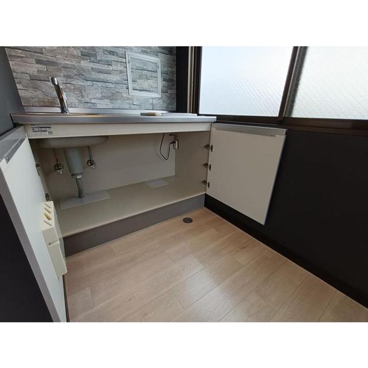 長野県上田市材木町1丁目の賃貸マンションの居間