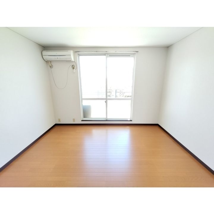 ハウスポートマロミ101の居間