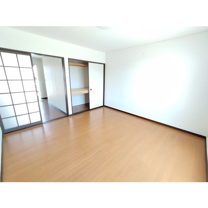 ハウスポートマロミ101の居間