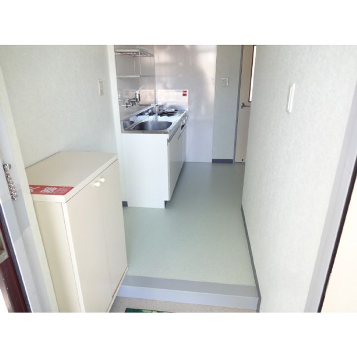 ハイツなかざわA棟202の玄関