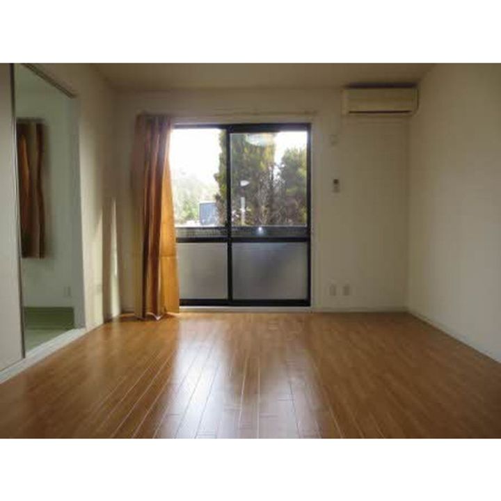 フォーレスみずしな A棟の居間