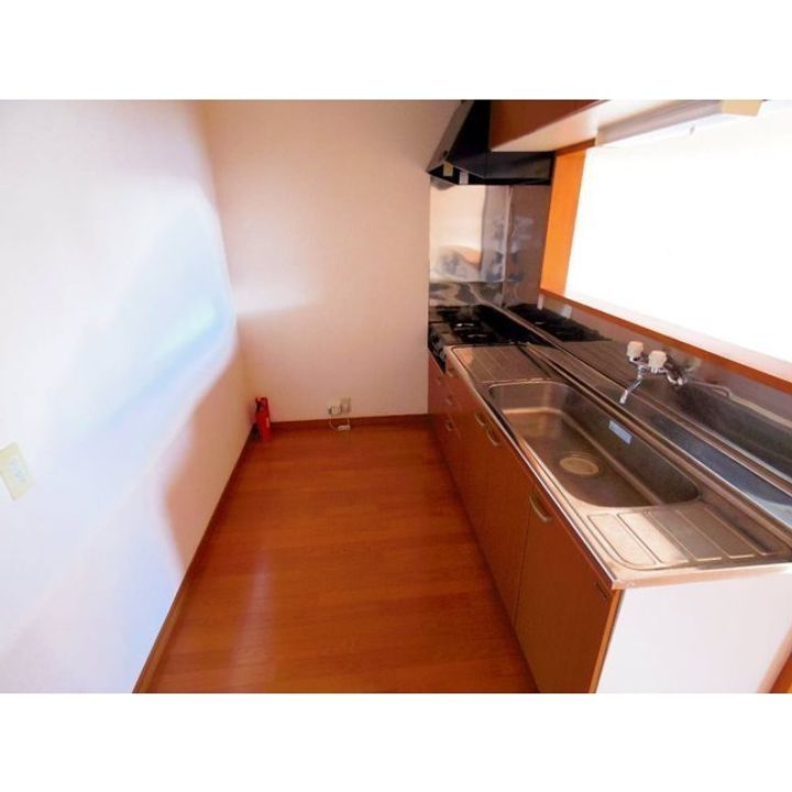 ハーベスト殿城A棟102のキッチン