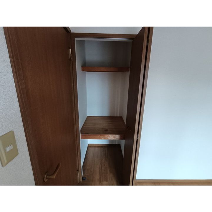 クレストール山根の内装