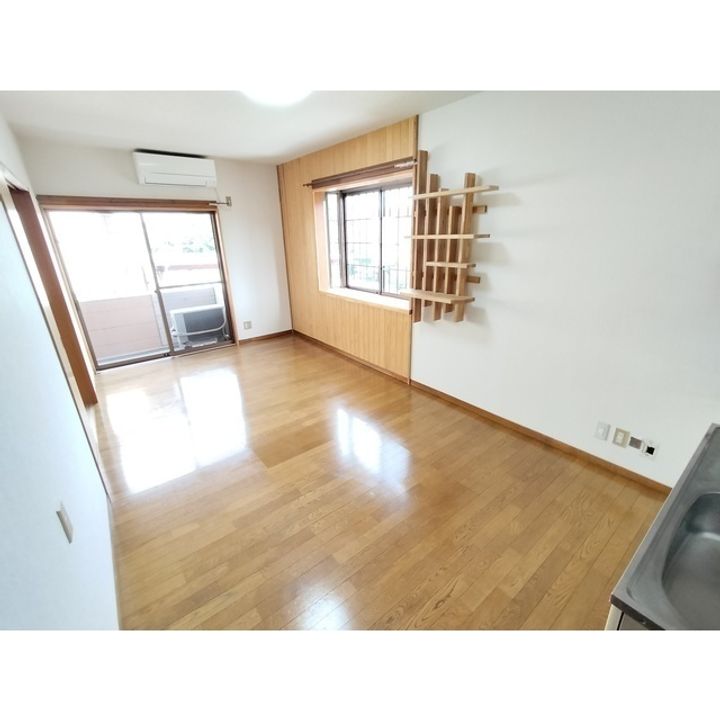 長野県上田市生田の賃貸アパートの居間