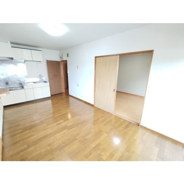 長野県上田市生田の賃貸アパートの居間