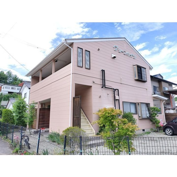 長野県上田市生田の賃貸アパートの外観