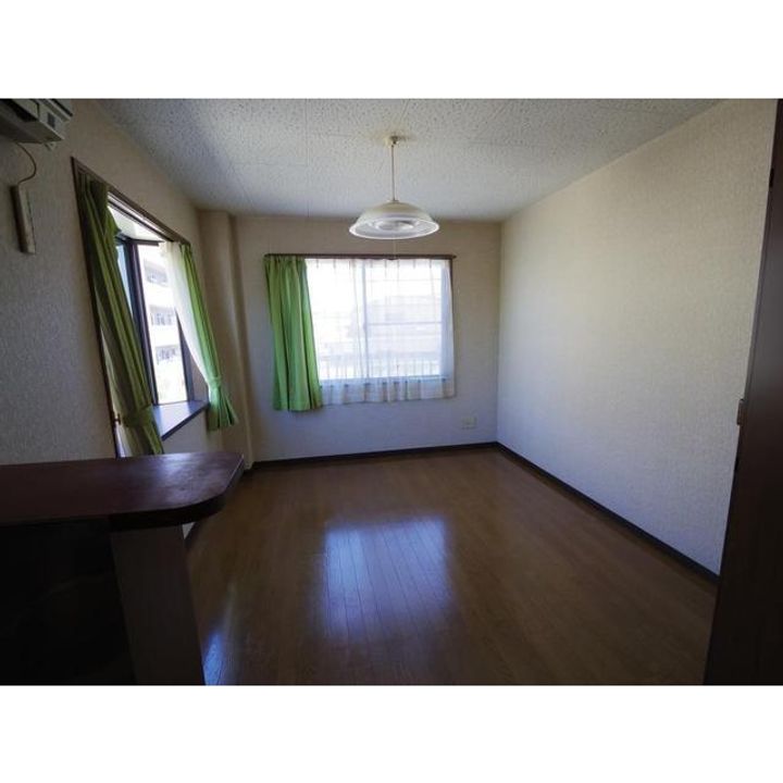 コーポ・スコラ202の居間