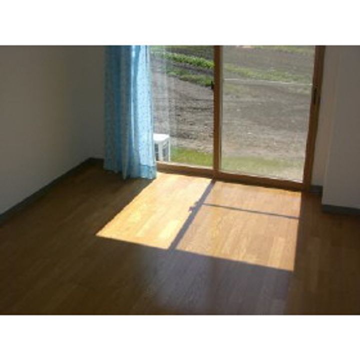 誠和ハイツ105の居間