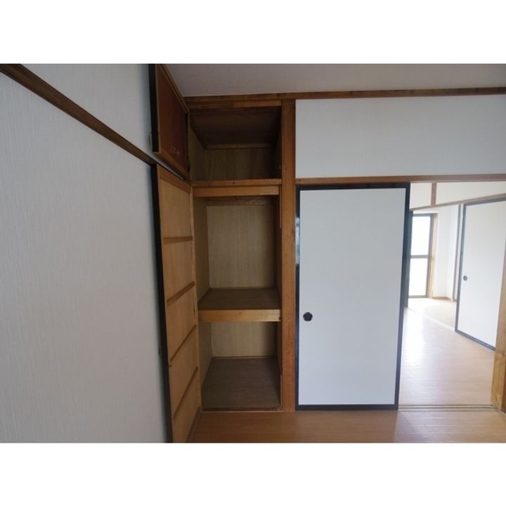 市村コーポ第一107の内装