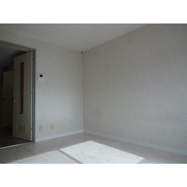 長野県佐久市大沢の賃貸マンションの内装