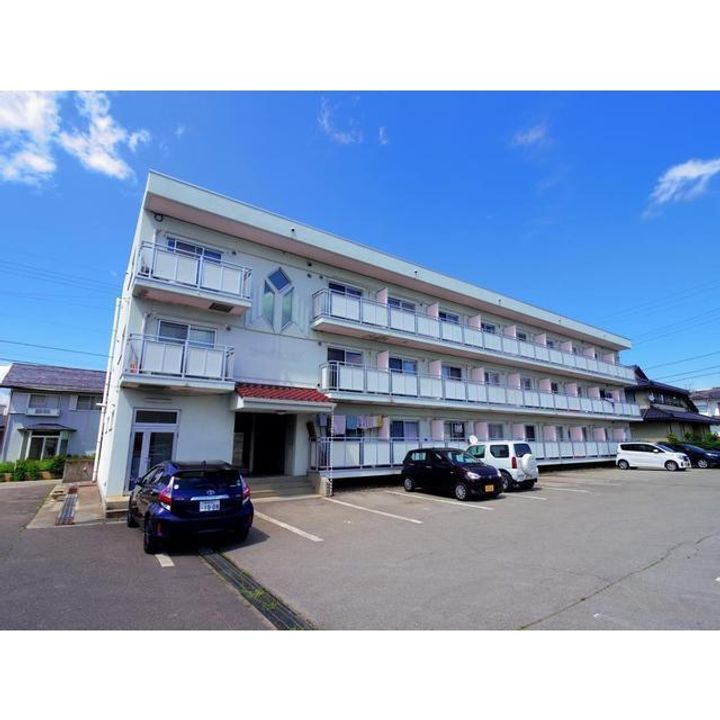 長野県佐久市大沢の賃貸マンションの外観