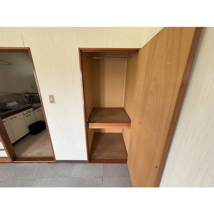 長野県佐久市原の賃貸アパートの内装