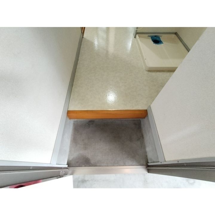 メゾンソレイユ105の玄関