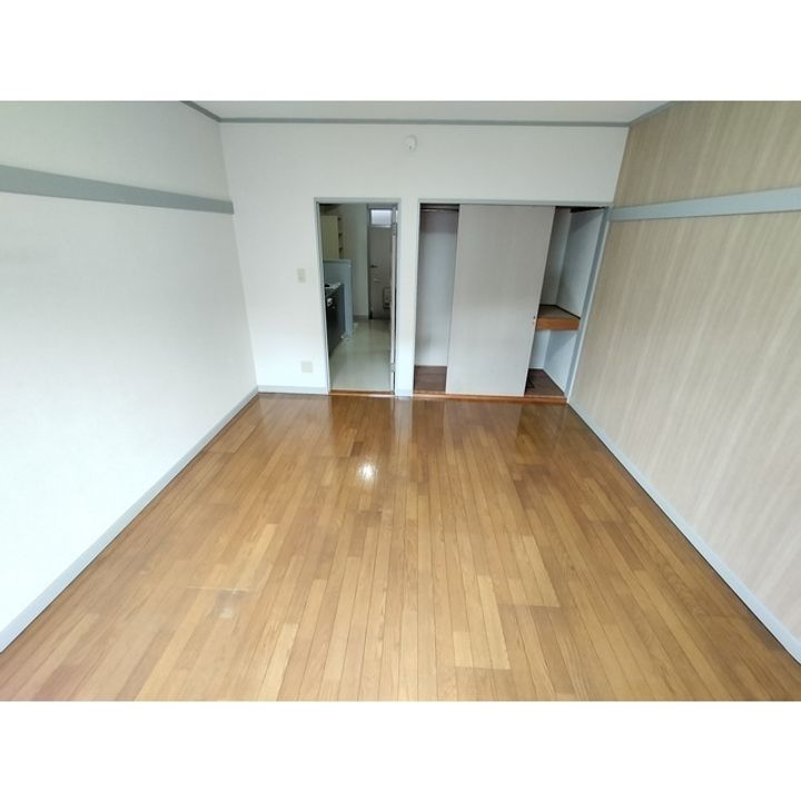 メゾンソレイユ105の居間