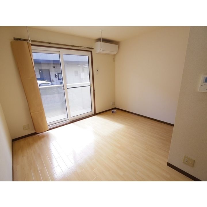 サニーコート井川城 Aの居間