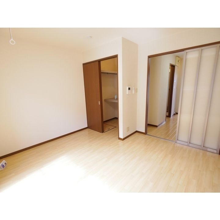 サニーコート井川城 Aの居間