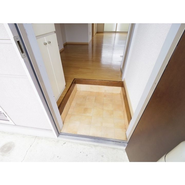 サンクス筑摩野の玄関