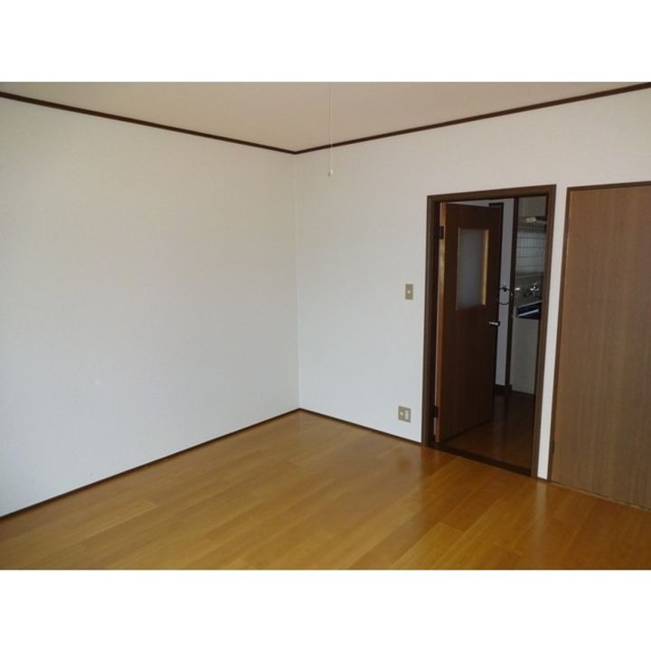 郵ハイツ平田2Hの居間