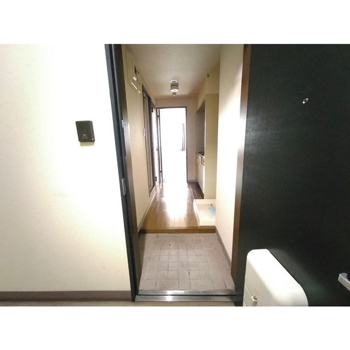 長野県松本市中央1丁目の賃貸マンションの玄関