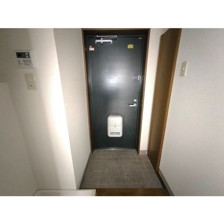 長野県松本市中央1丁目の賃貸マンションの玄関