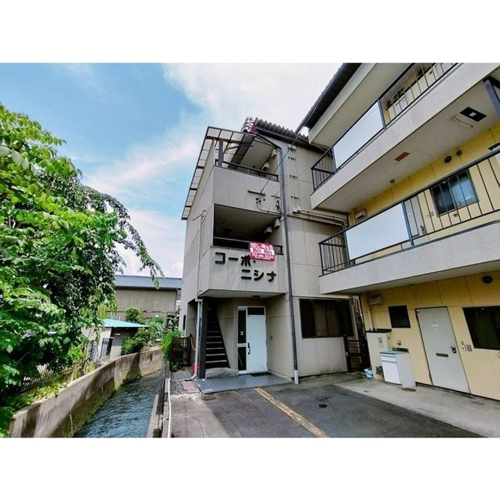 コーポニシナ301の外観