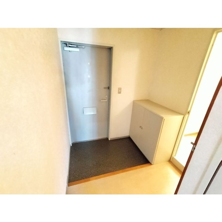 マンション スカイヒルズ205の玄関