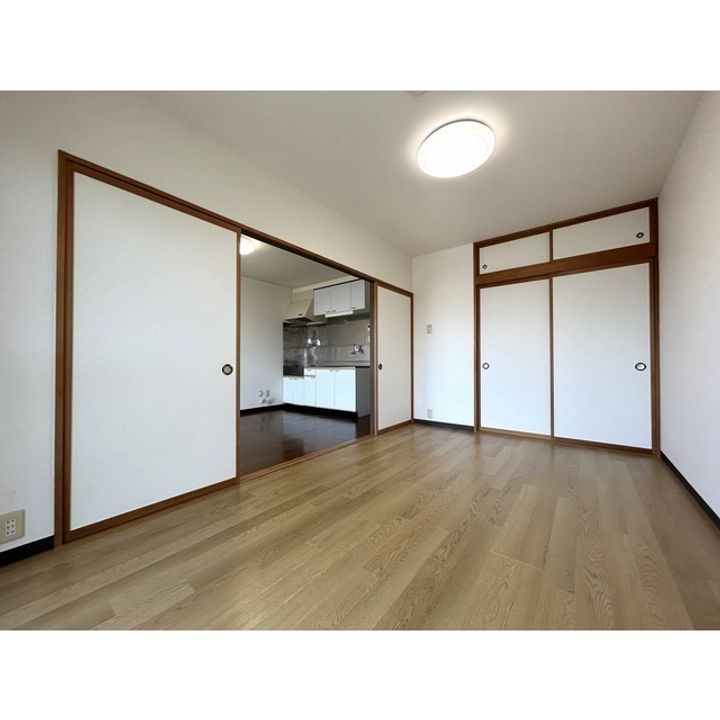 アーバンアズマ302の居間