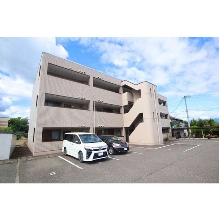 アーバンアズマ302の外観