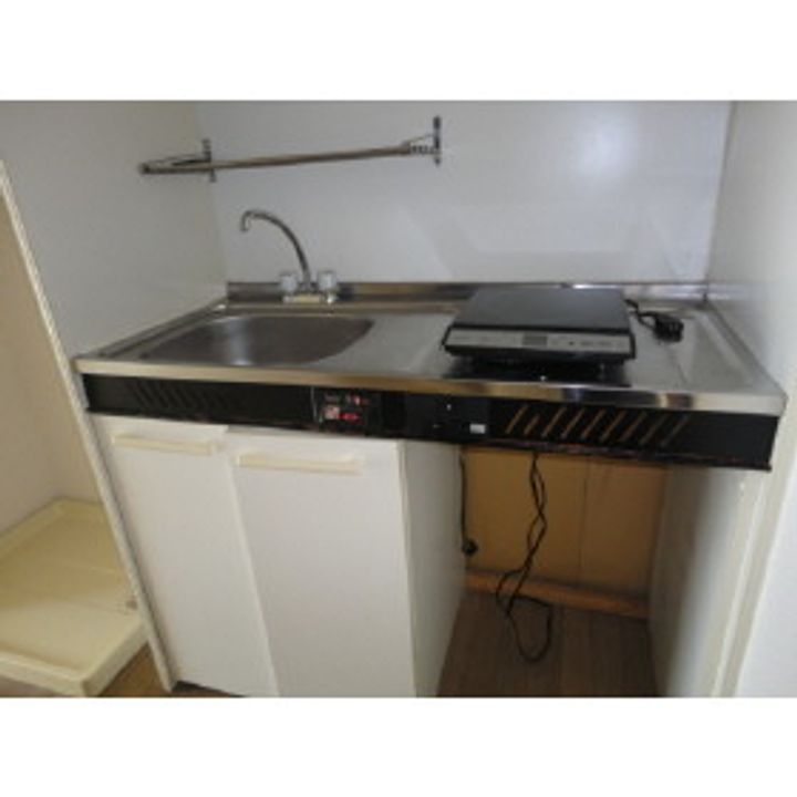 マンション・ロイ・デュ・モン203のキッチン