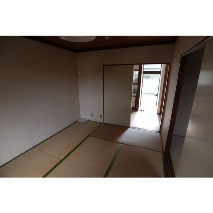 メゾンアオイ103の居間