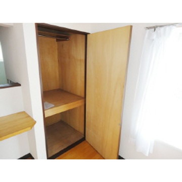 ハイツ佐紀203の内装