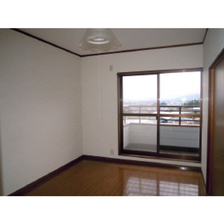 横田アパート7の居間